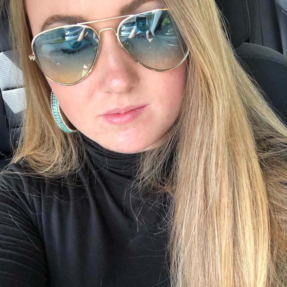 Meet your Posher, Hannah